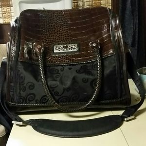 Brighton cosmetic case.Fits over handle of luggage